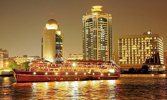 WHY HAVE IFTAR DINNER AT DHOW CRUISE IN DUBAI