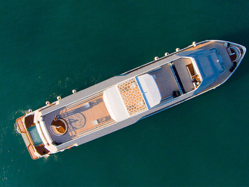 lotus mega yacht dinner cruise in dubai