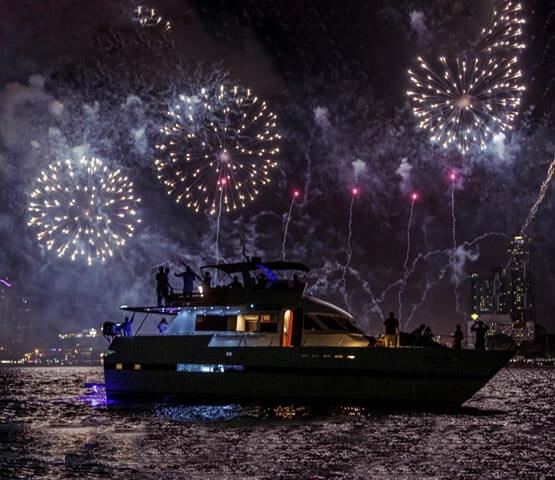 new year 2022 on yacht