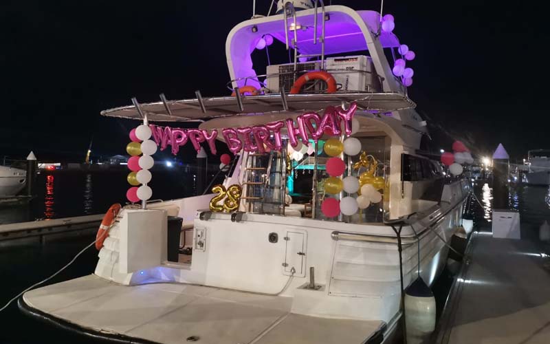 birthday yacht decor