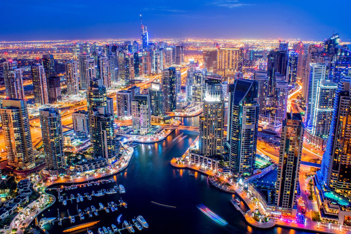 Pros and Cons of Living in Dubai