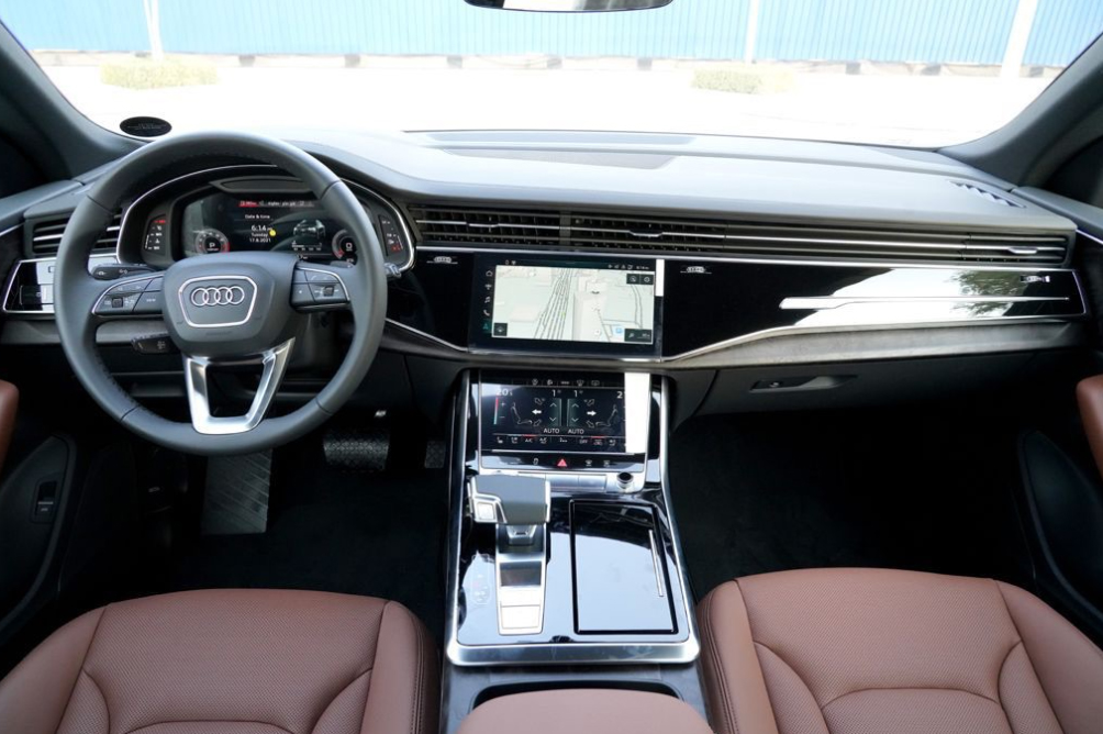 Audi Q8 2021 steering