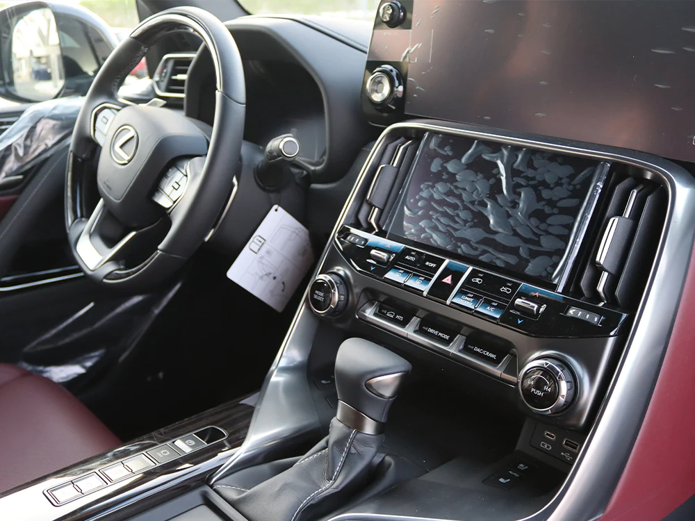 Lexus LX600 screen