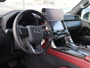 Lexus LX600 steering
