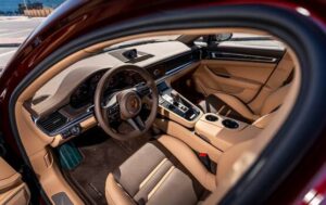 Porsche Panamera GTS interior