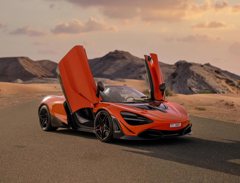 Rent McLaren 720S