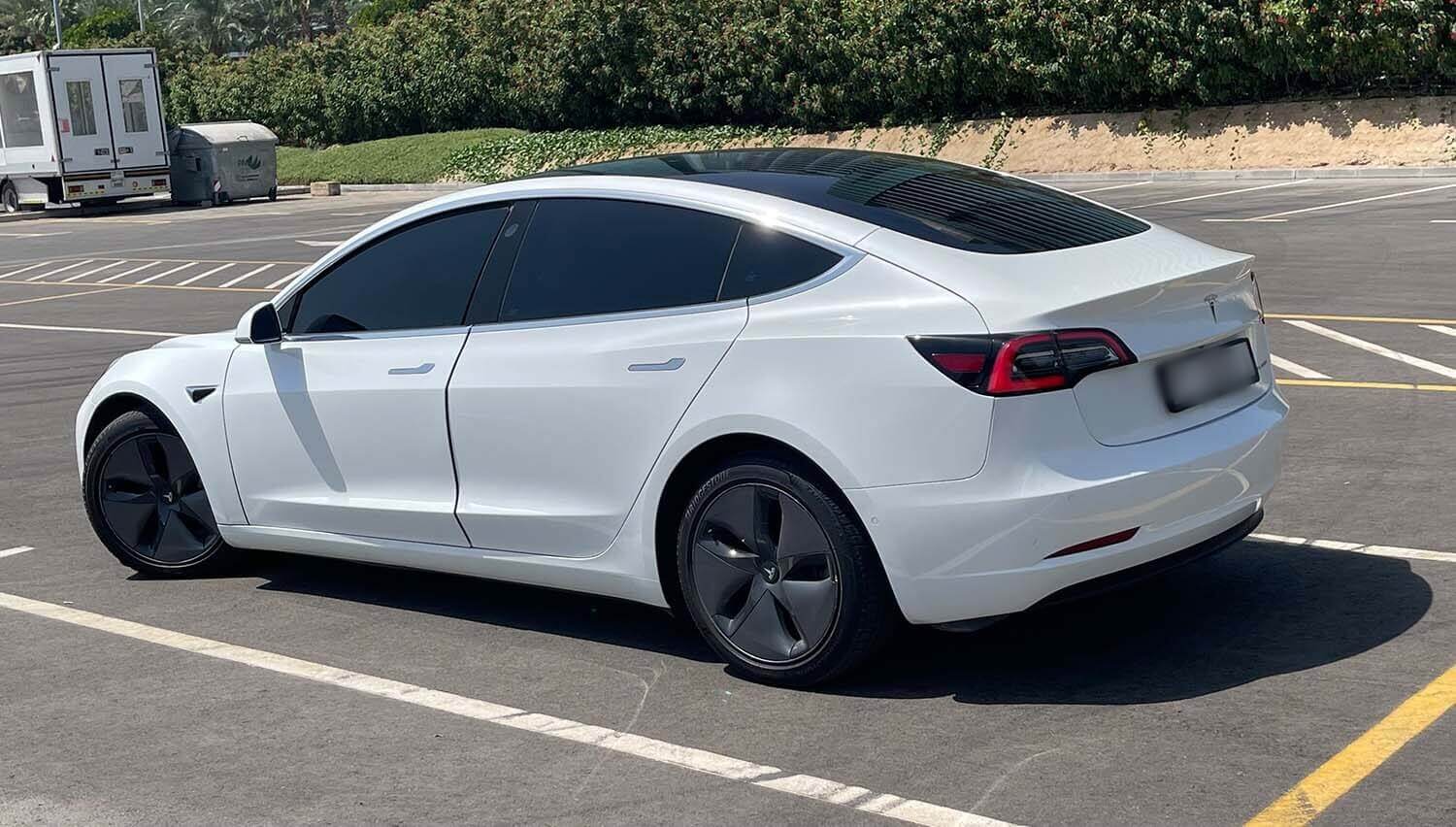 Tesla Model 3 Rent in Dubai 1