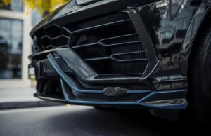 black Lamborghini frontal