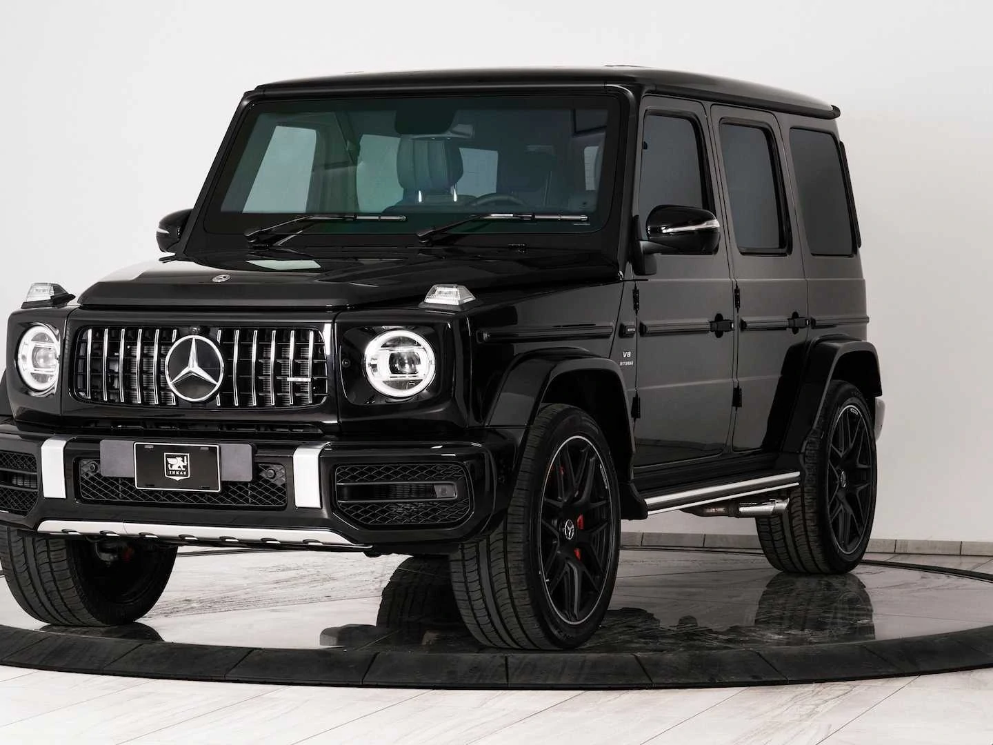 Rent Mercedes AMG G63 in Dubai - Mala Rent a car