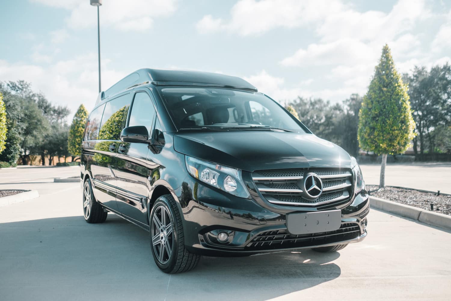 Rent Mercedes Metris in Dubai - Mala Rent a car