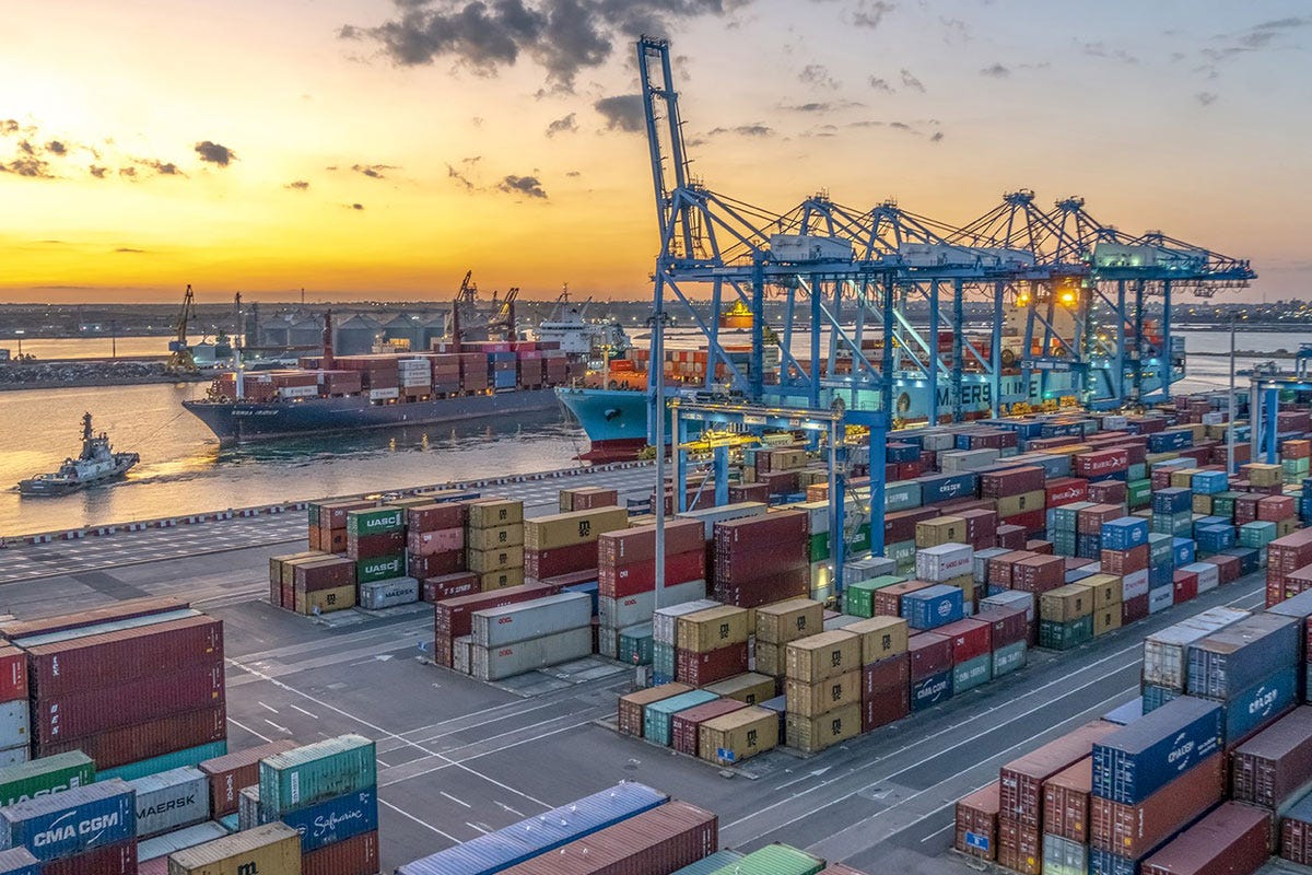 Dubai Trade Container Enquiry; How To Track Your Shipment?