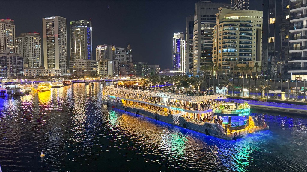Lotus Royale Megayacht Dinner — Standard